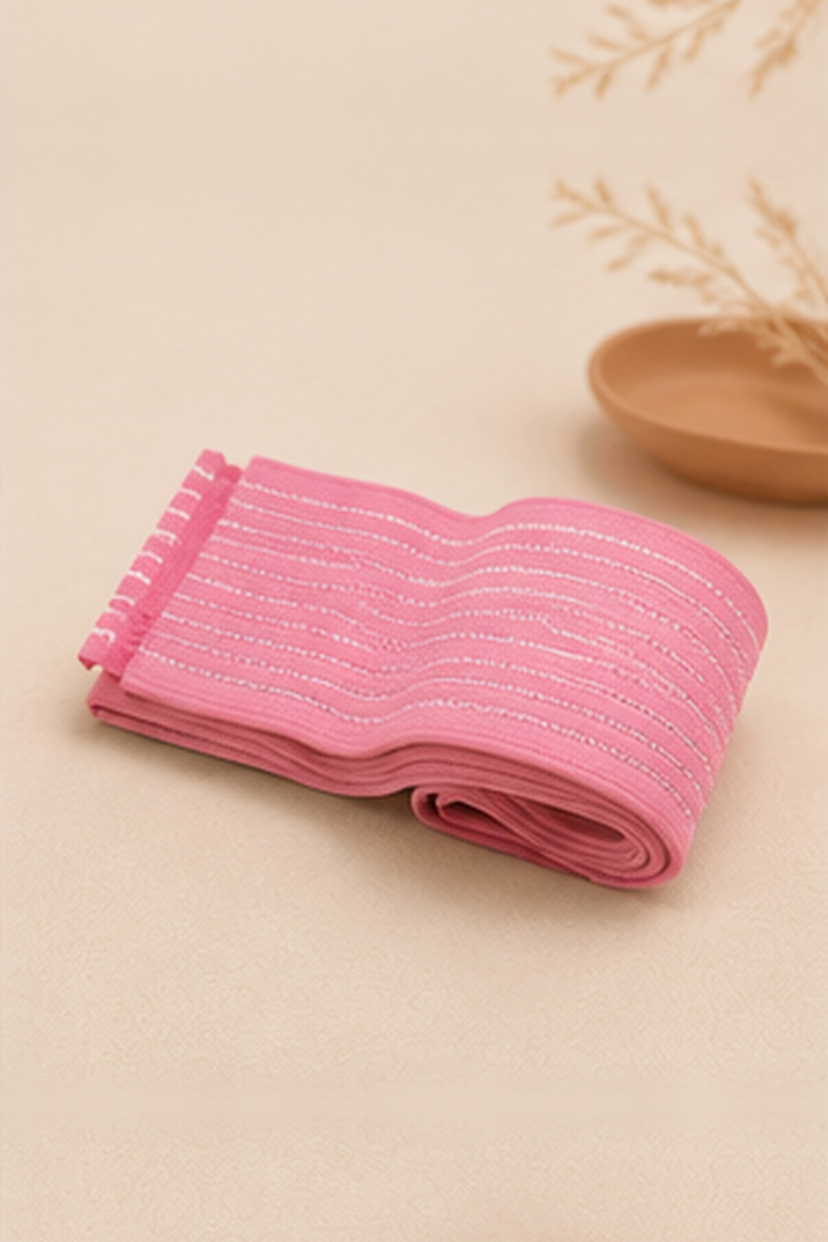 CHOSAE Compression Wrap - pink, studio view